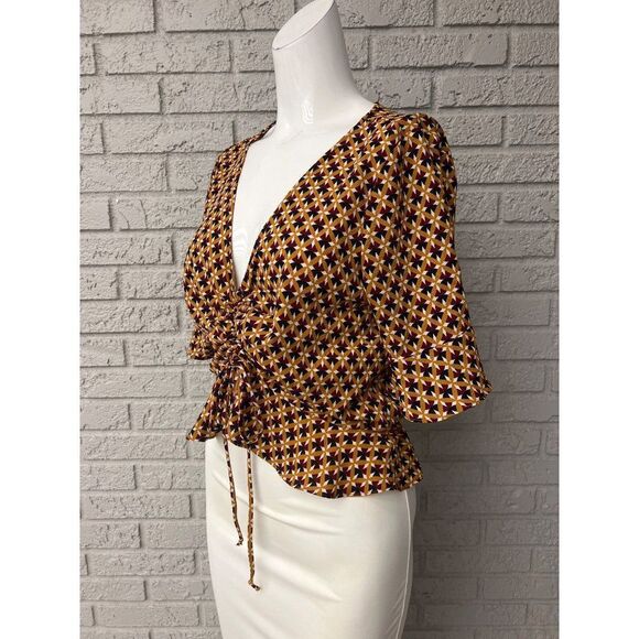 Forever 21 Women V Neck Mustard Cropped Top Size L - Picture 3 of 8